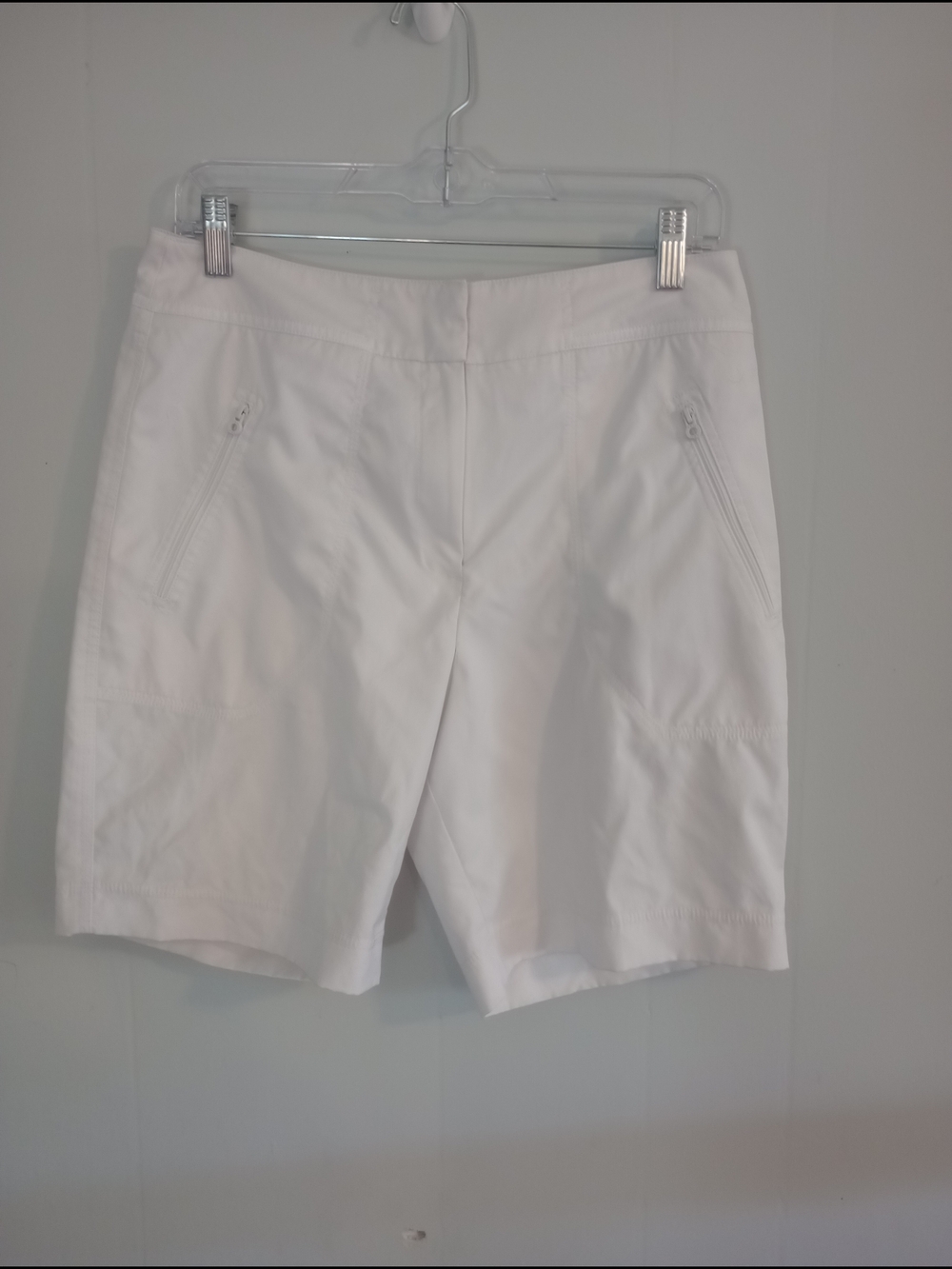 Tail Women's White Gold Shorts Size 10